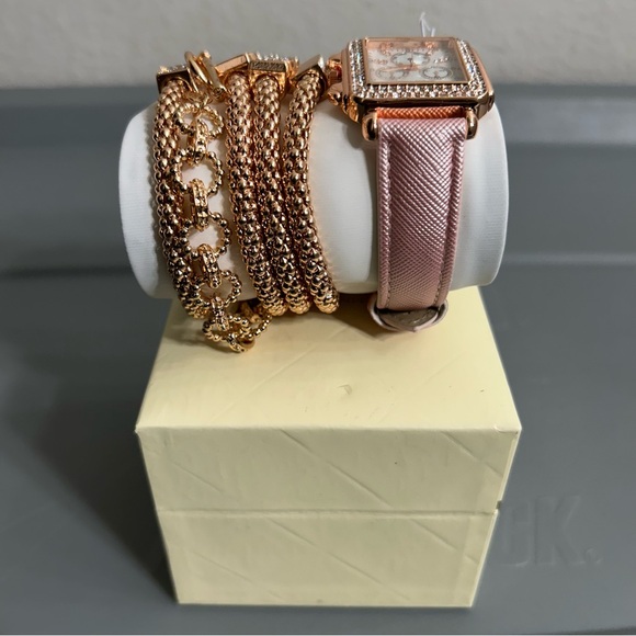 Brand New Women’s Watch & Bracelets main image 4
